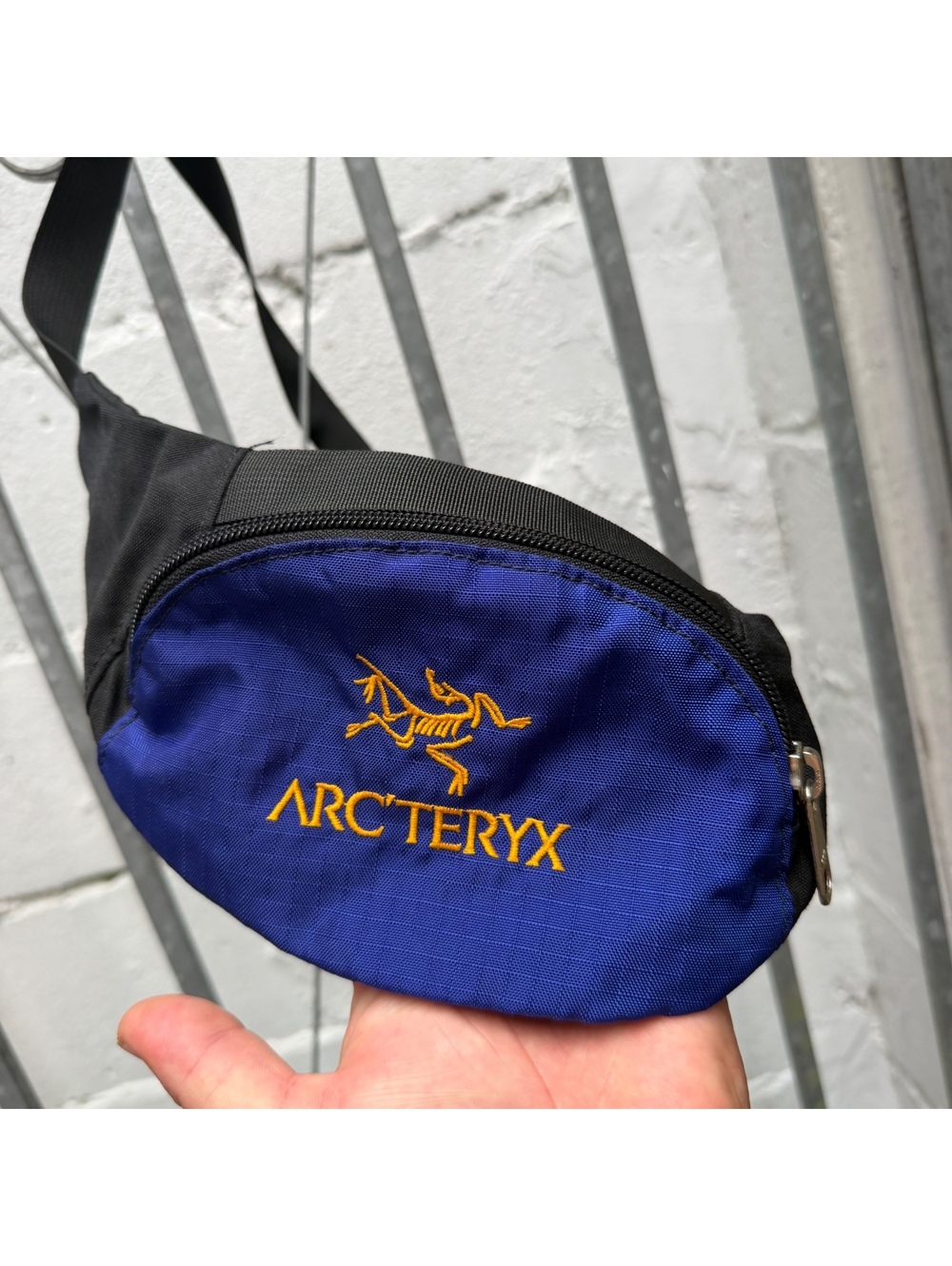 90s Arc’teryx side bag fanny pack